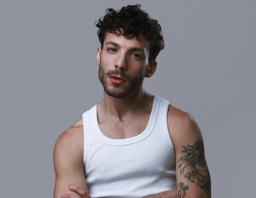 Ator Matheus Sabbá, que integrou elenco de filme premiado em Berlim, morre aos 30 anos